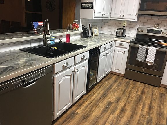 2nd image of 8916 Woodlawn Dr
