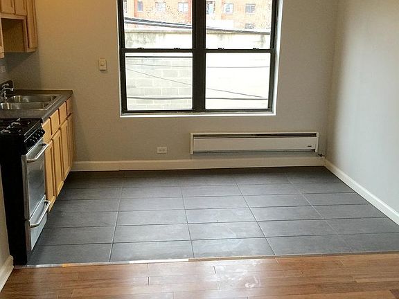 4th image of 4556 N Malden St #210