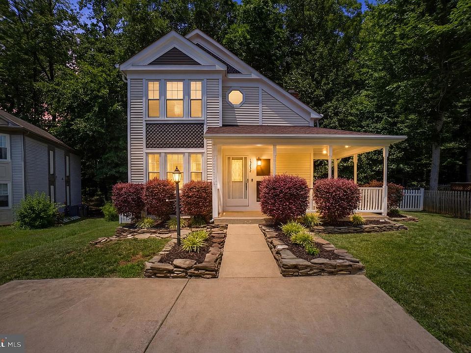 1st image of 15232 Larkspur Ln