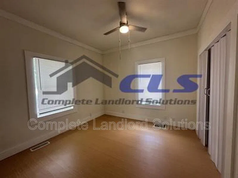 3 bed, 1.5 bath, $1,095 — Photo 4