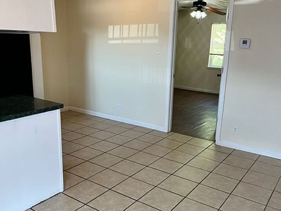 2nd image of 425-501 Westlawn Dr #4