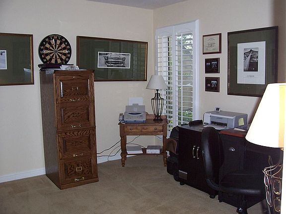 Bedroom 2/office