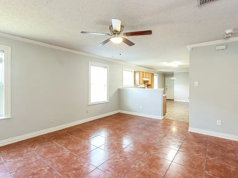 4812 Waterford Dr — Photo 6