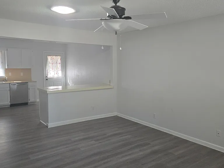 108 Pleasant Dr #C — Photo 3