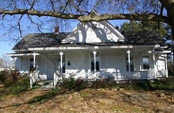 2nd image of 916 W Waddell St