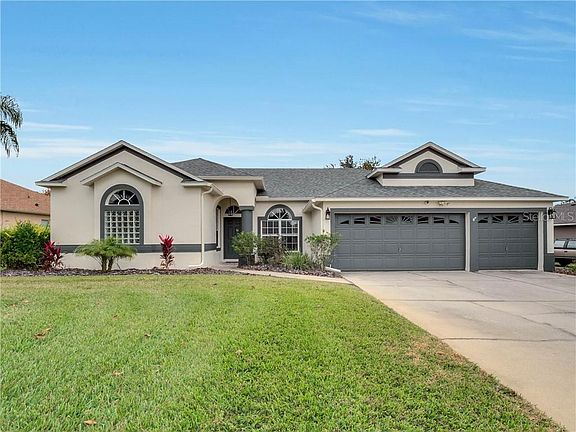 3rd image of 204 Alexandra Woods Dr