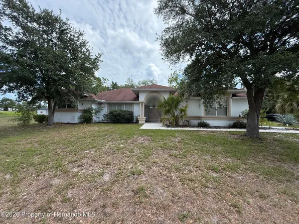 2037 Finland Dr, Spring Hill, FL 34609