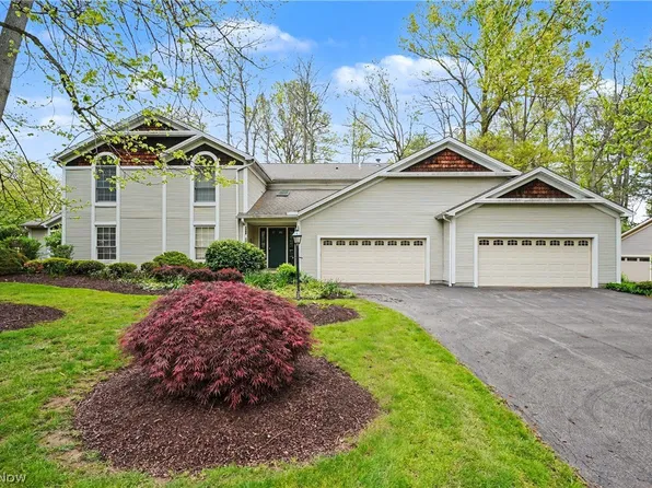 1344 Fox Run Ct, Youngstown, OH 44512