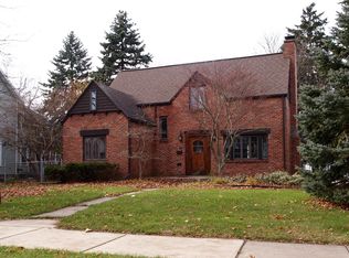 92 S Howell St, Hillsdale, MI 49242