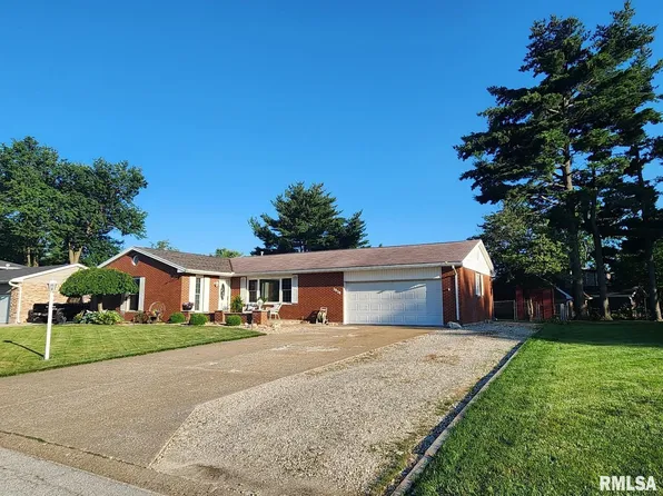 2828 Kingsridge Dr, Quincy, IL 62301