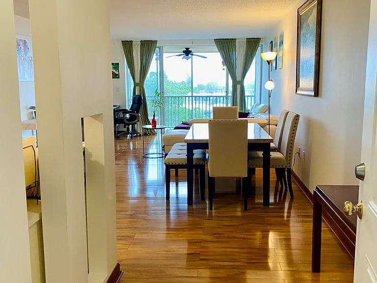 1750 NE 191st St #600 — Photo 3