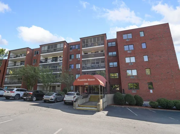 180 Green St APT 411, Melrose, MA 02176