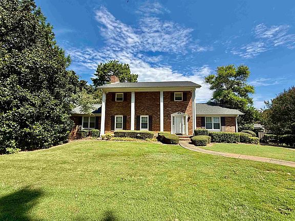 3rd image of 138 Cedarcrest Dr