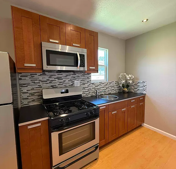 815 N Sparks St — Photo 1