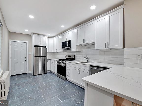 2nd image of 223 Woodlawn Ave