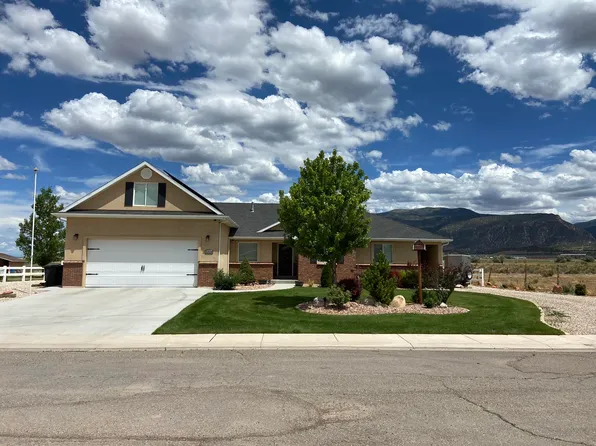 3326 N Covered Wagon Dr, Enoch, UT 84721