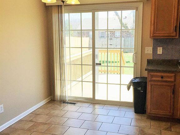 5th image of 3429 Foxrun Ln