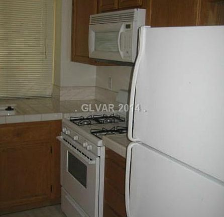 5th image of 627 Livengood Dr