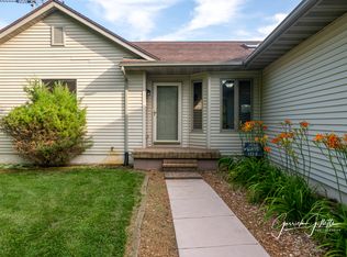 4462 E 2709th Rd, Sandwich, IL 60548