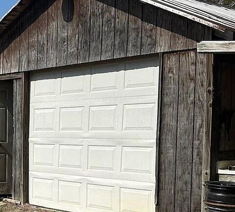 2nd image of 1602 Paul Barnes Road