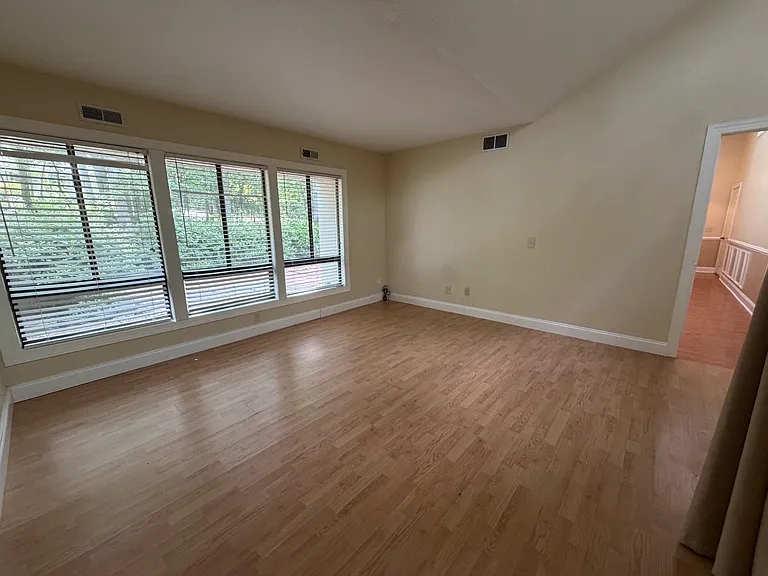 41 Greenside Ln — Photo 27
