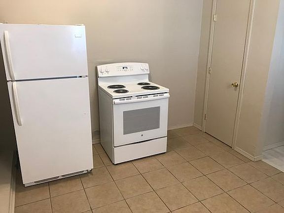 nice clean matching appliances