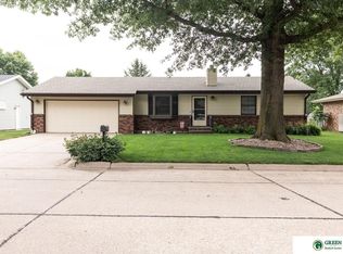 129 S Michigan Ave, York, NE 68467