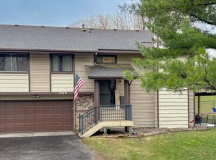 3118B Farnum Dr, Saint Paul, MN 55121