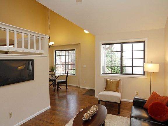 Living Rm to Dining View