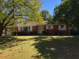 7 Woodcrest Dr, Lexington, NC 27295