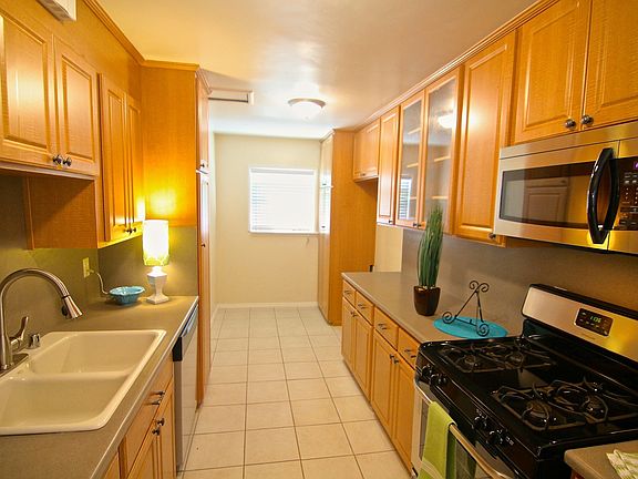 4th image of 11722 California St