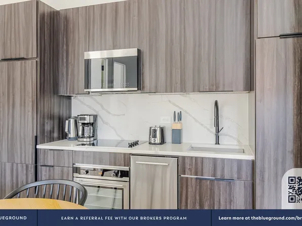 131 Greenpoint Avenue image 9 of 25