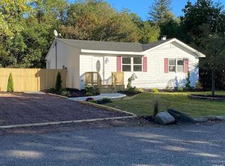 5 Hagerman Ave, Medford, NY 11763