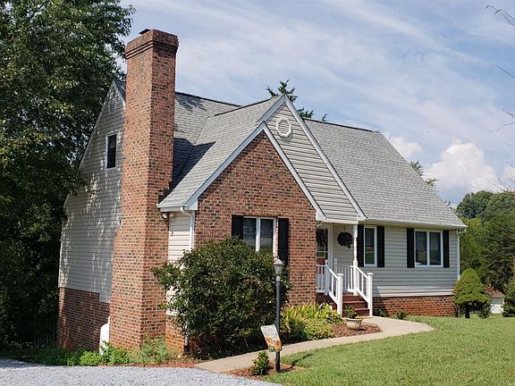 3rd image of 123 Winesap Dr