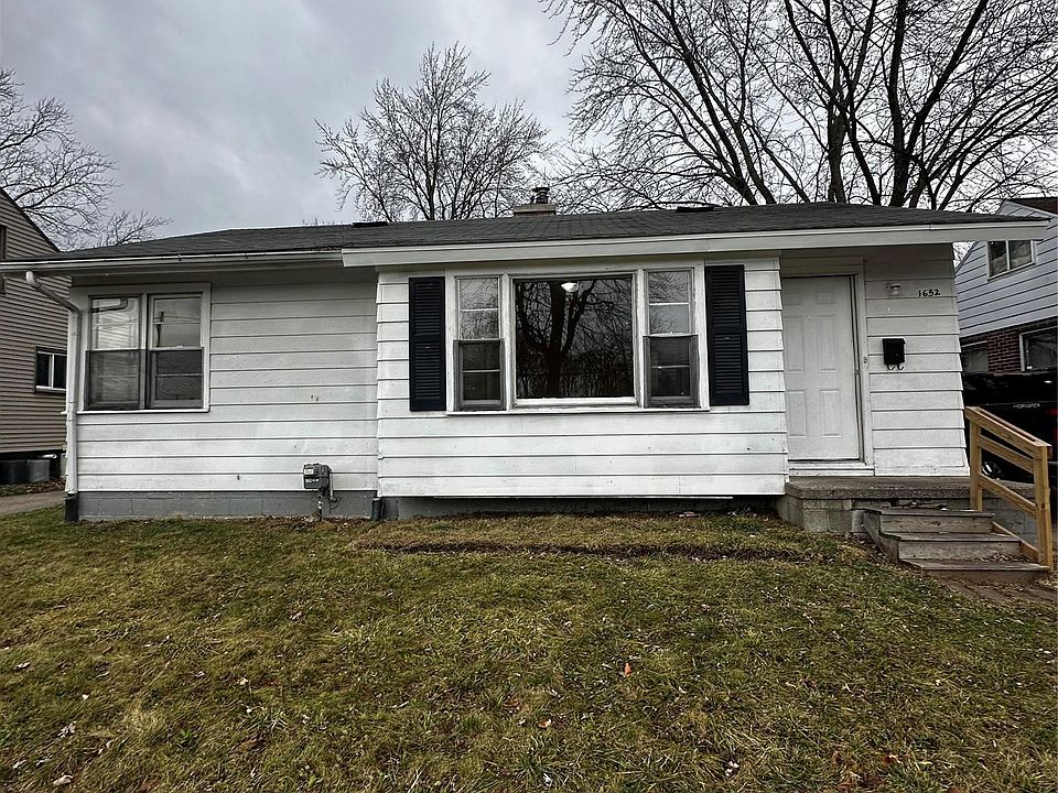 1st image of 1652 Stanley St