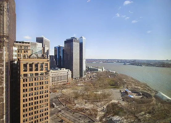 Sold by Warburg | media 14