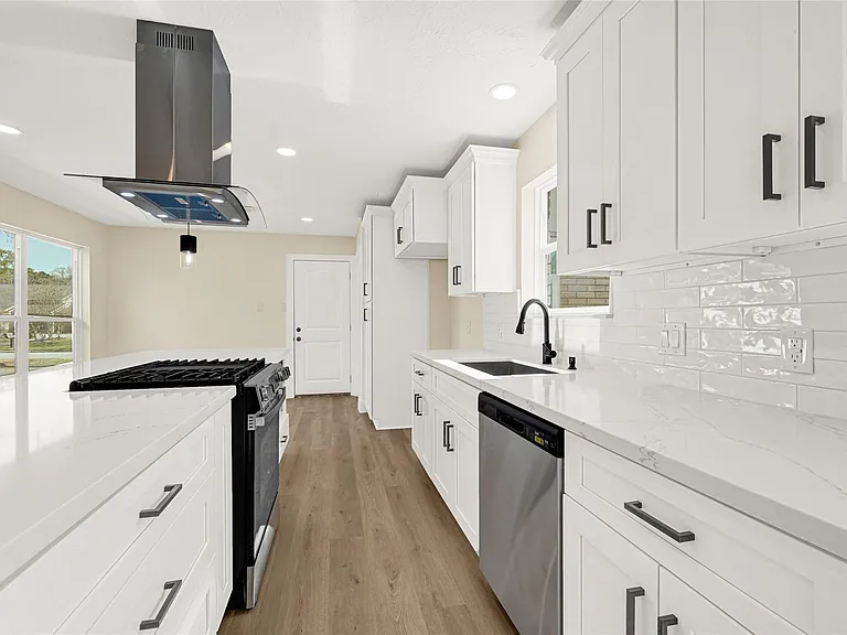 3203 Falling Brook Dr — Photo 6