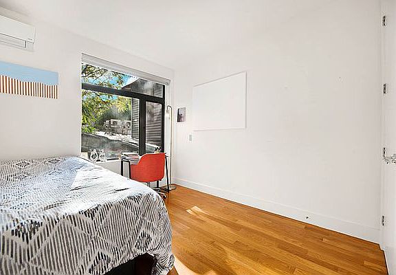 5th image of 46 Wilson Ave APT 2