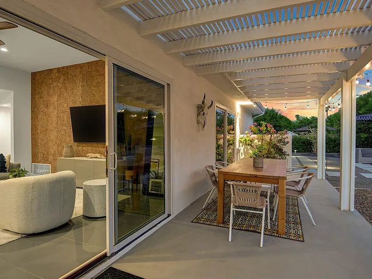 sliding doors from living area to pool