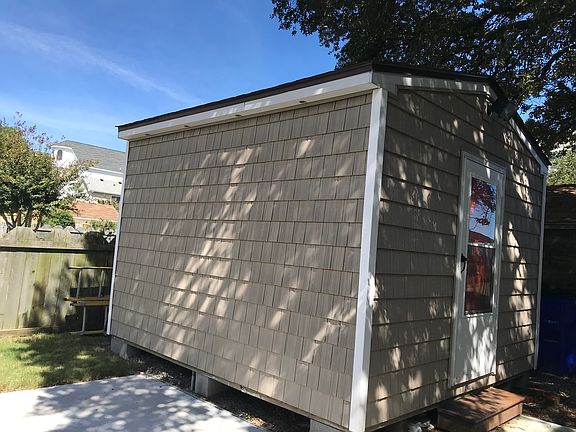 Small detached shed/workshop