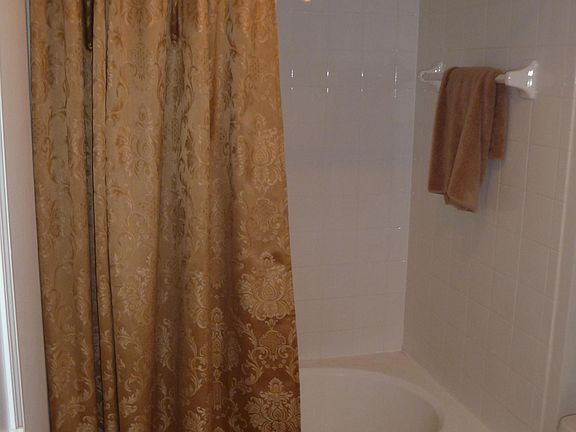 5th image of 1315 East Blvd Unit 513