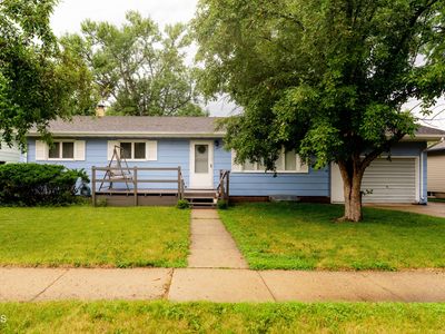 1017 James Ave NE, Jamestown, ND, 58401