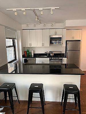 4th image of 330 E 46th St APT 12M