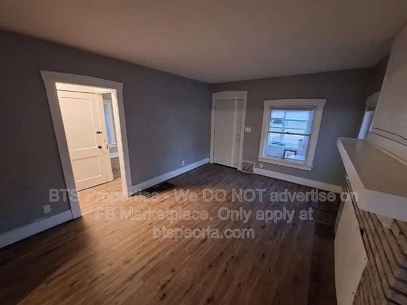 2 bed, 1.0 bath, 875 sqft, $950 — Photo 2