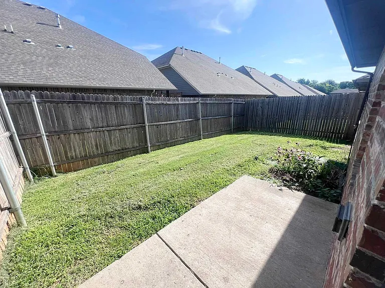 2165 Buena Vida Ln — Photo 17