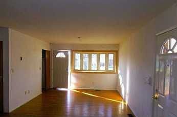 2nd image of 2434 Marchmont Dr