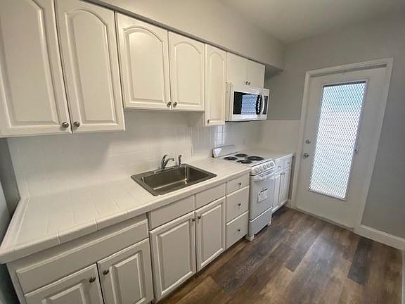 2nd image of 4237 Bougainvilla Dr APT 3