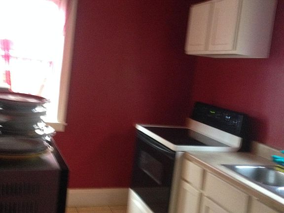5th image of 119 Church St