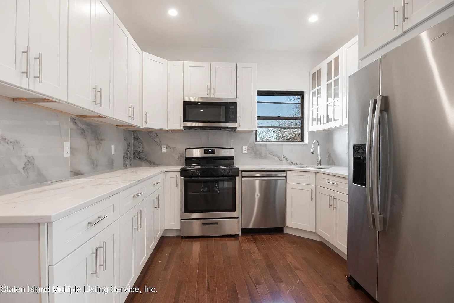 2 bed, 1200 sqft, $2,700 — Photo 1