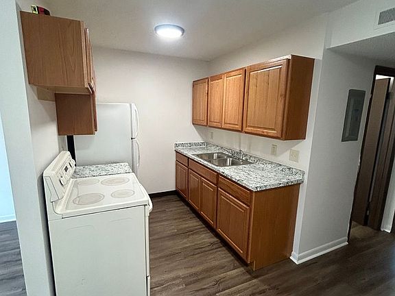 4th image of 3201-05-09 N 41st St #9